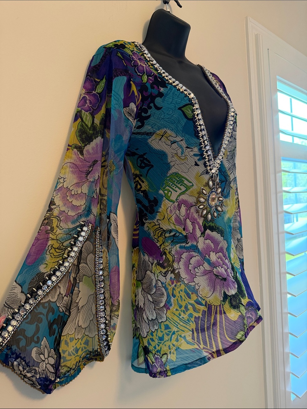Embellished Deep V-Neck Floral Long-Sleeve Top - Purple/Blue - Picture 2 of 4